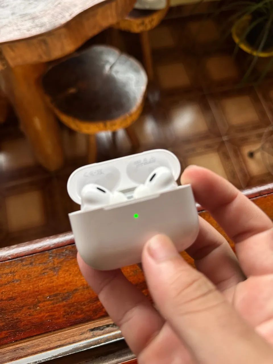 Blue Light Flashing Amber Led On Airpods Charging Case What Does