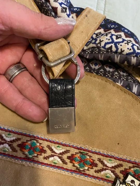 Bolsa de ombro Calvin Klein em couro e tecido - Foto 5