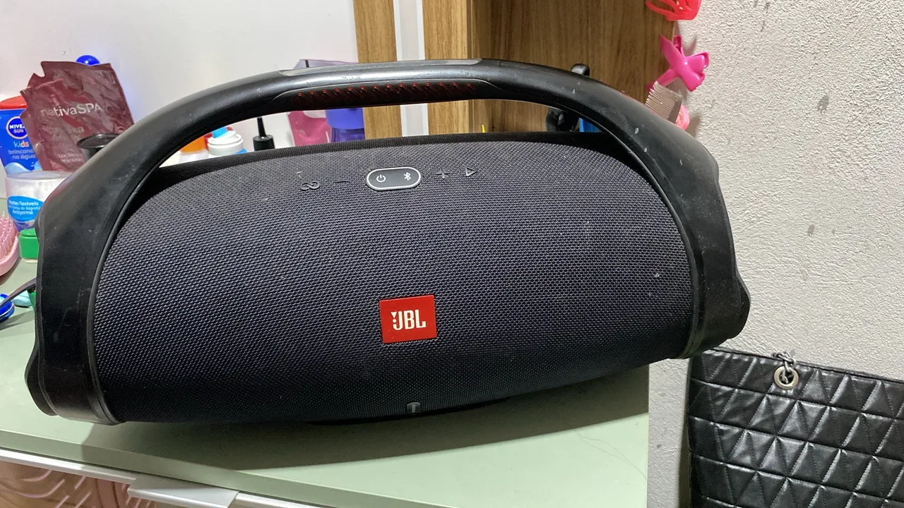 Caixa de Som JBL - Potente