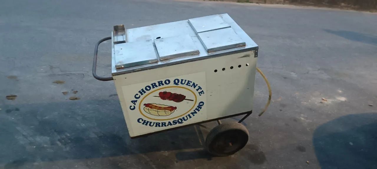 Carinho de cachorro quente 