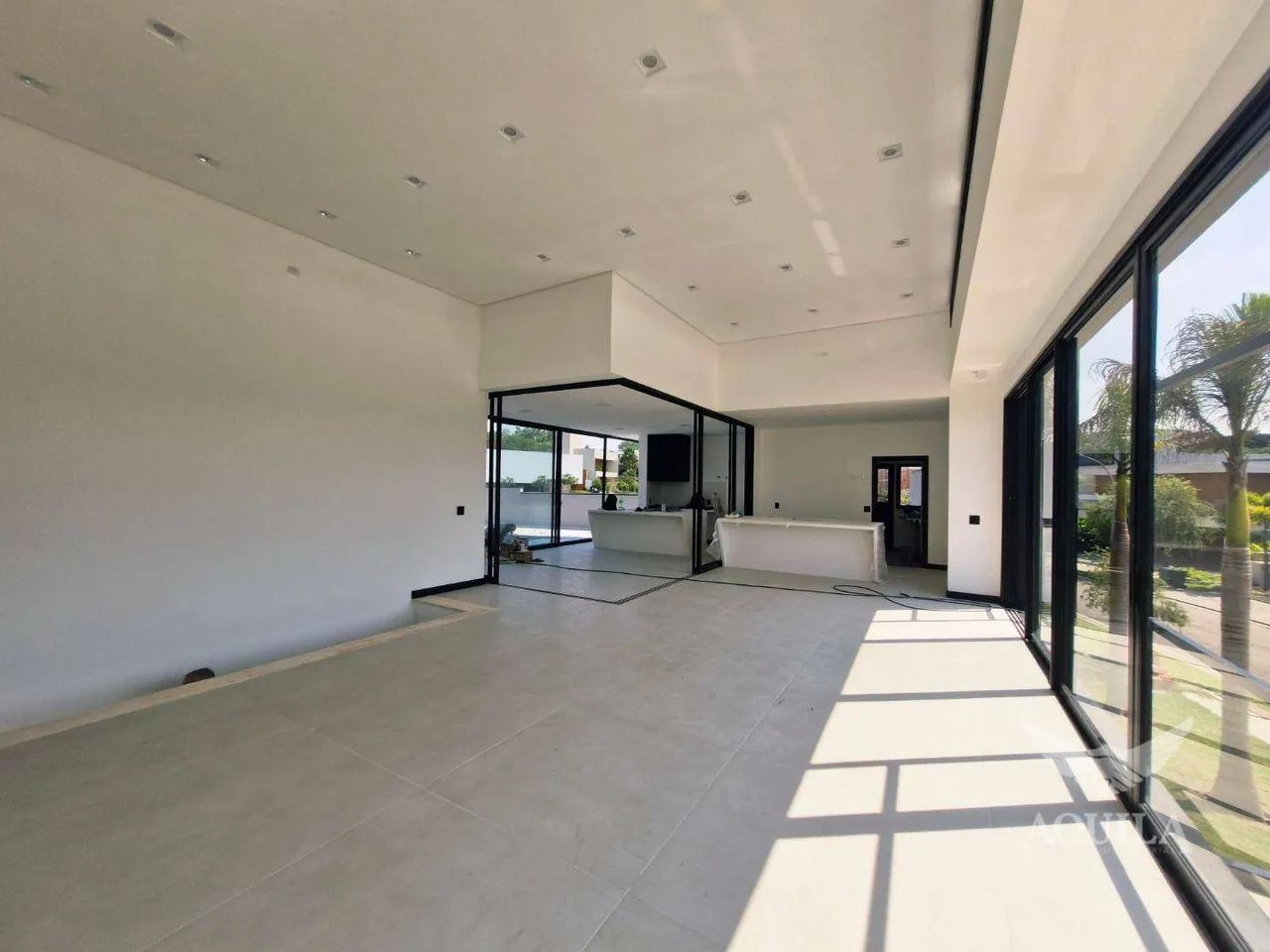 SOBRADO NOVO NO ALPHAVILLE 2 COM 4 SUÍTES E PISCINA - Foto 2