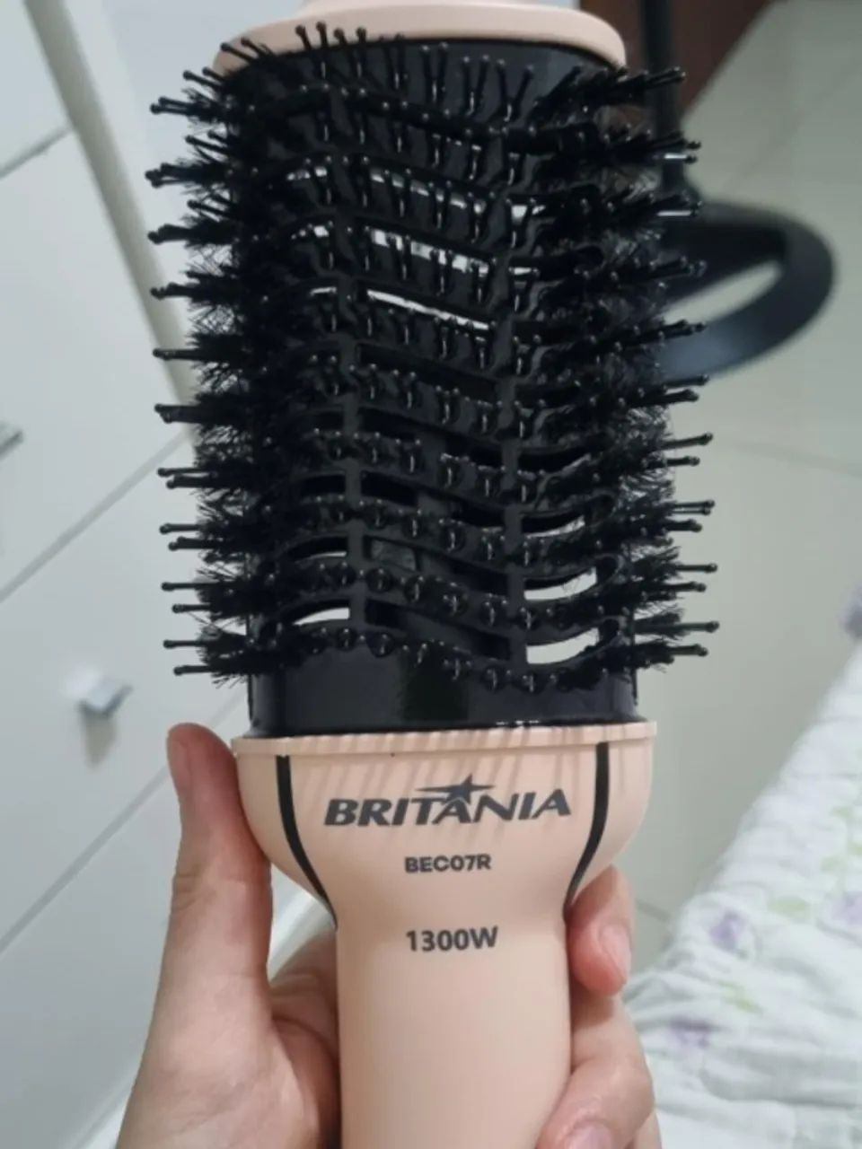 Escova Secadora Britânia 1300W 4 em 1 Rosa - Nova - Foto 2