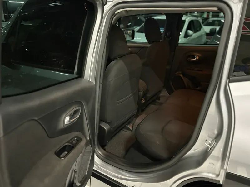 Jeep Renegade Sport 1.8 4x2 Flex 16V Aut., foto 19 de 19
