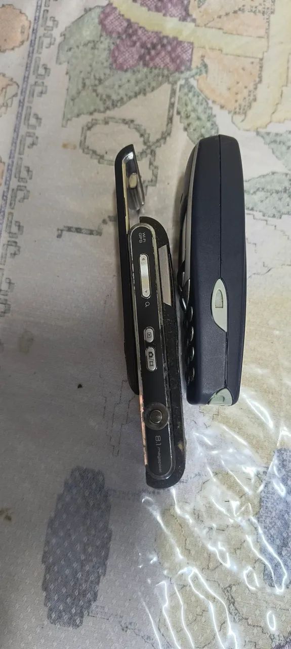 Dois celular sucata coleciona sem teste - Foto 5