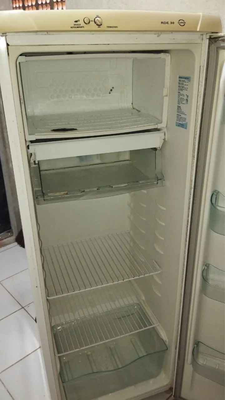 Geladeira eletrolux - Foto 2