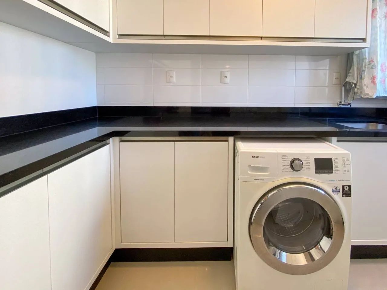 Apartamento mobiliado com 3 suítes para alugar na região central  Rua 2950 em Balneário Ca - Foto 8
