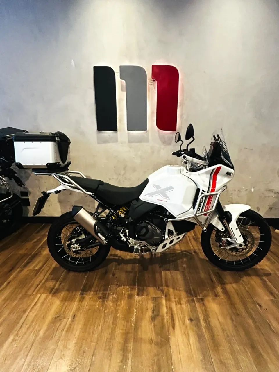 Desert X 937 CC 2024