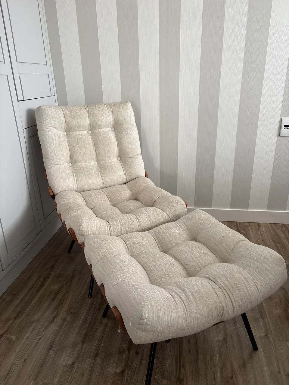 Poltrona + puff costela