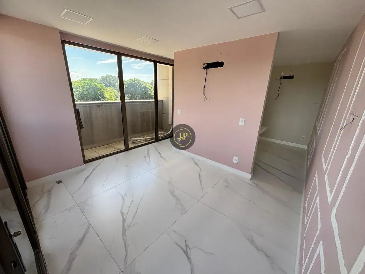 SALA COMERCIAL 45M² C/ GARAGEM COM LOCALIZAÇÃO PRIVILEGIADA EM MATA DA PRAIA