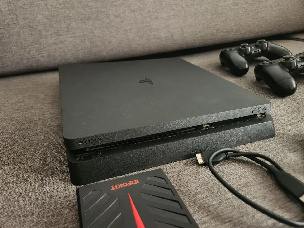 PS4 DESTRAVADO + HD DE 1 TERÁ