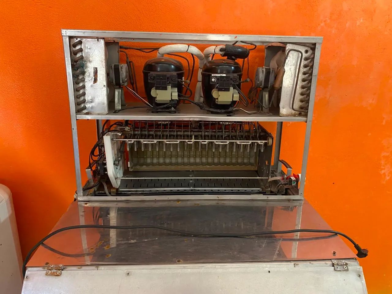 Máquina de gelo egc 150M 