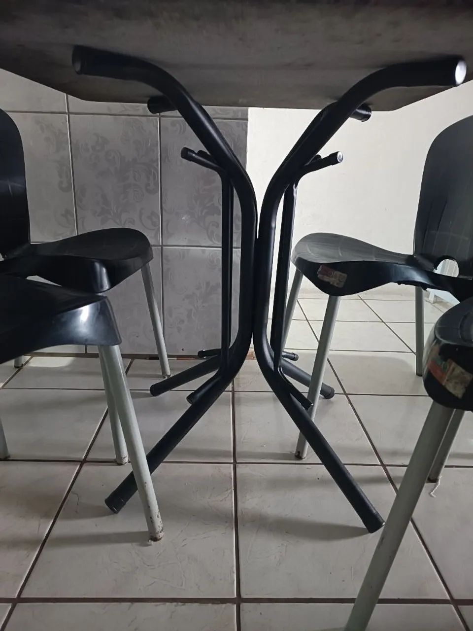 Mesa de Mármore 4 cadeiras - Foto 3