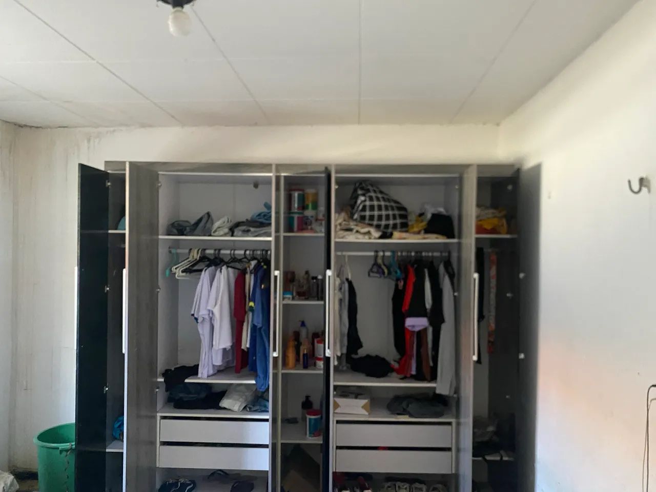 Guarda roupa 7 portas