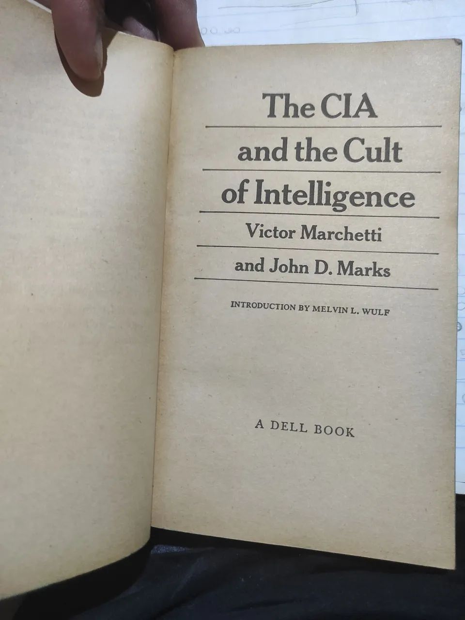 Livro The CIA and the cult of intelligence - Livros e revistas