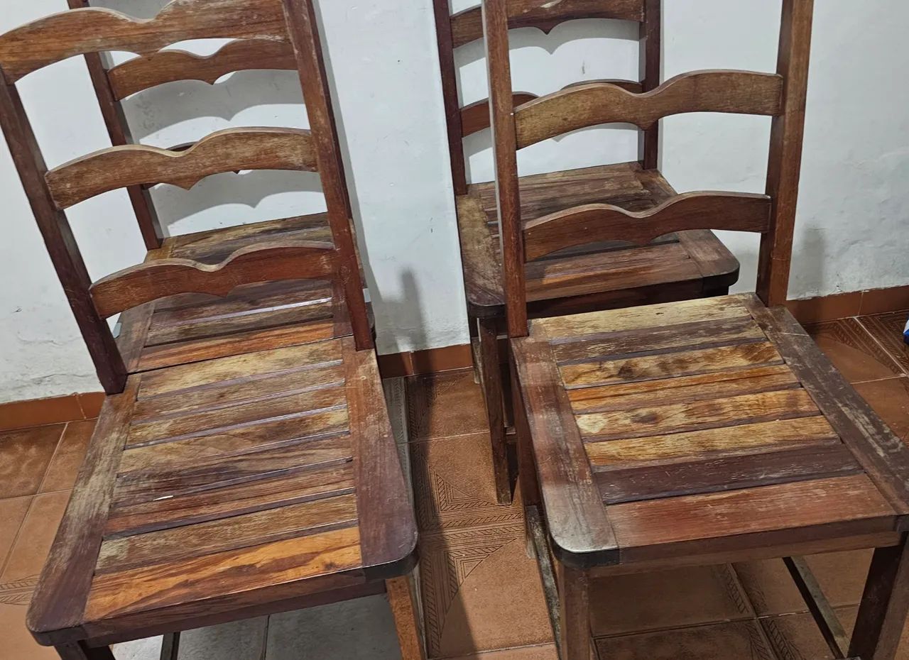 Mesa de Madeira com 6 cadeiras - Foto 5