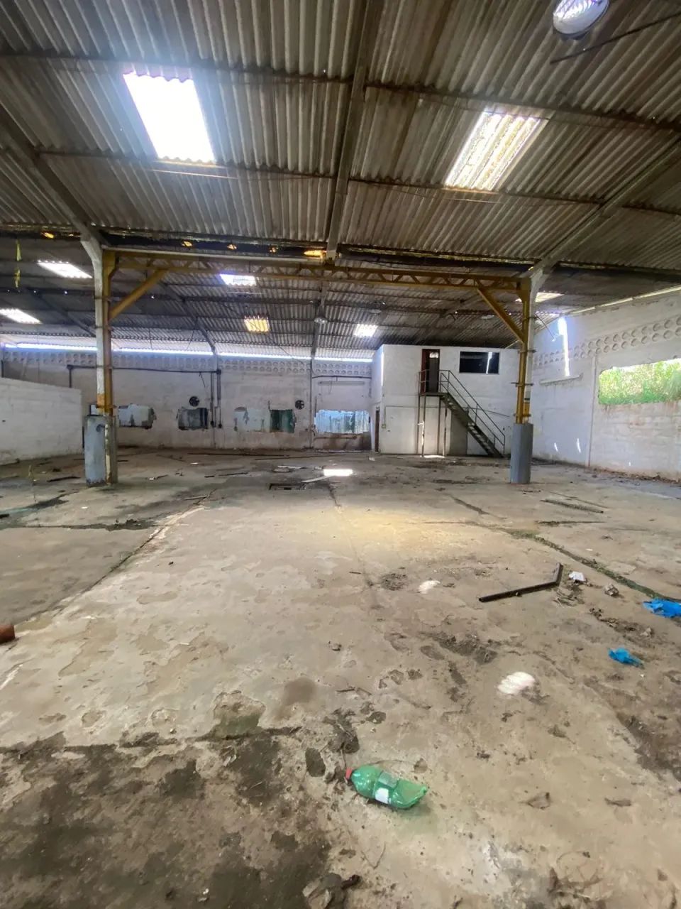 Galpão com 8.000 m2 localizado no bairro Costa do Sol - Macaé - RJ. - Foto 4