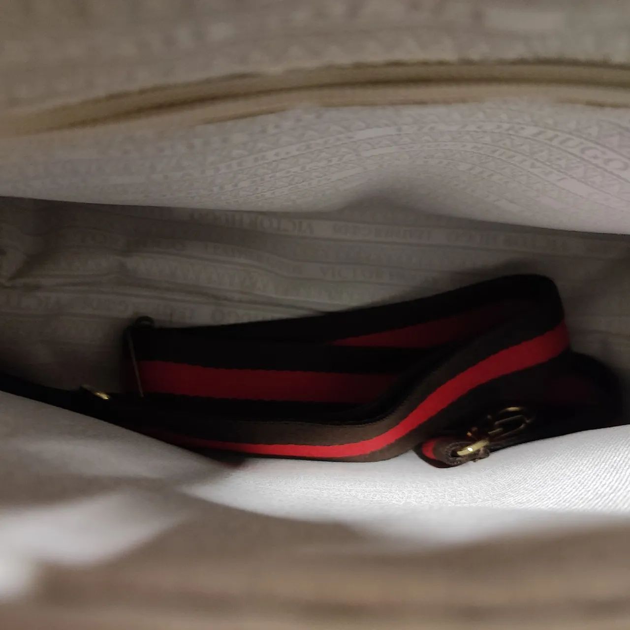 Bolsa Victor Hugo Monograma creme - Foto 3