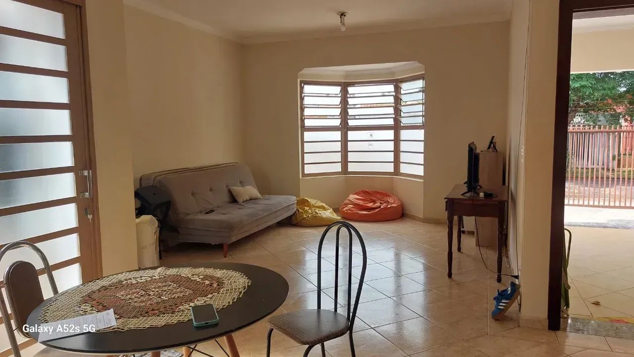 Casa para venda possui 152 metros quadrados com 6 quartos - Foto 2