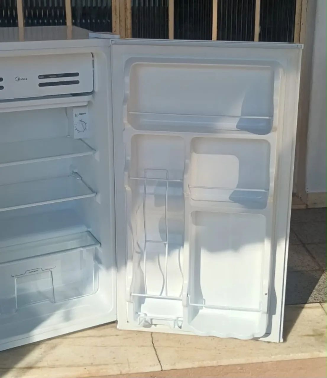 Frigobar Midea, bem conservado - Foto 3