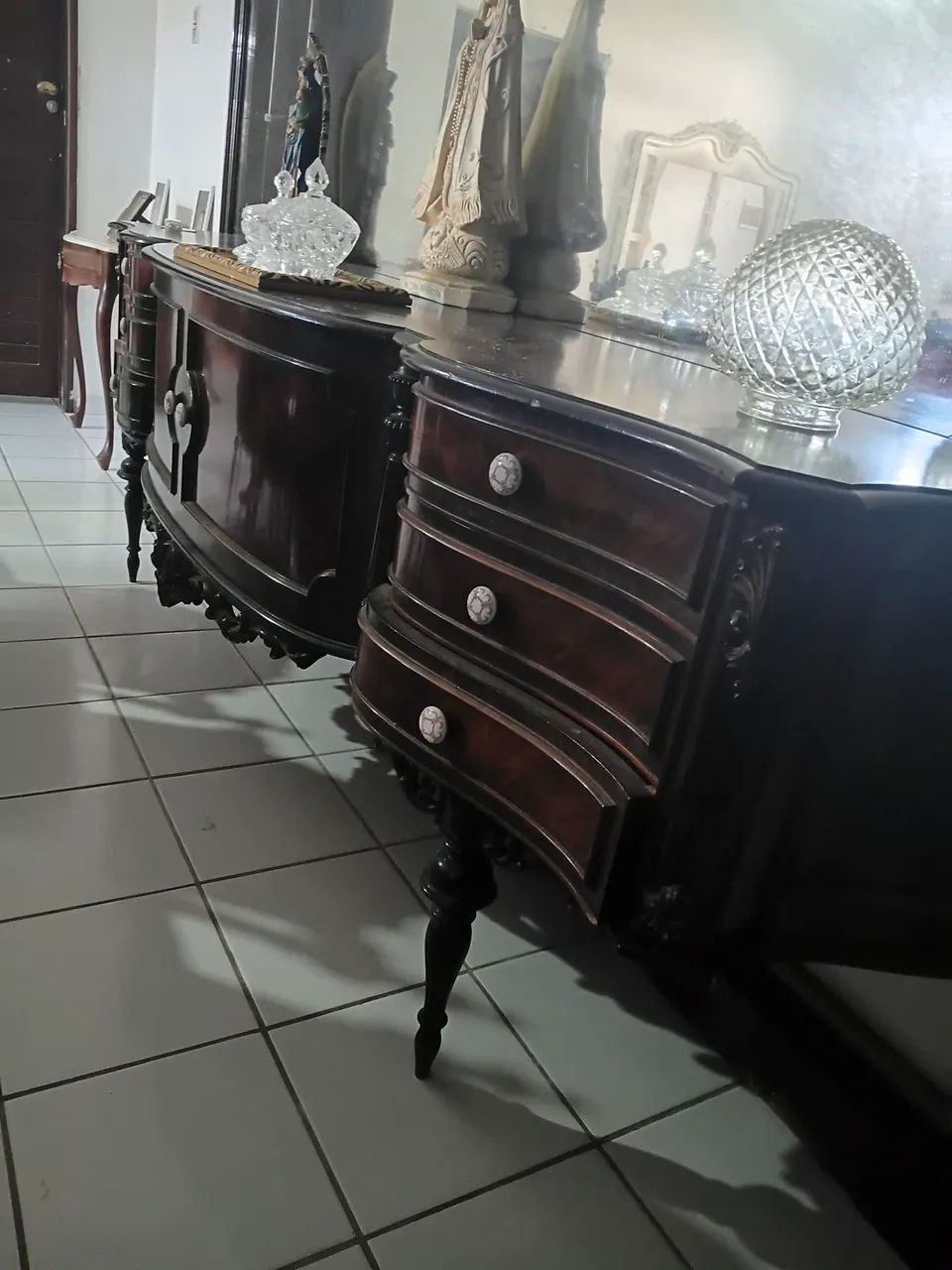 Móvel antigo, aparador com espelho.  - Foto 3