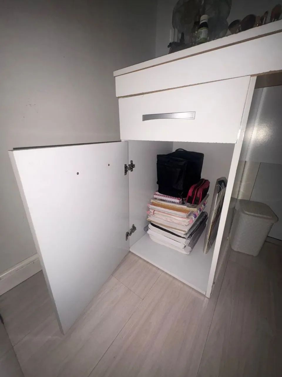 Desk64962183229442122