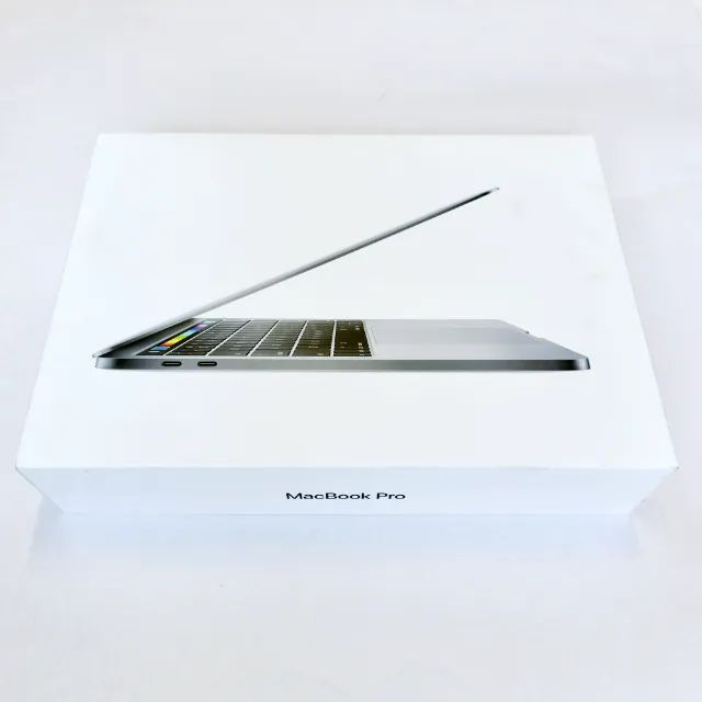 MacBook Pro / i7 / 1TB / 16GB / TouchBar