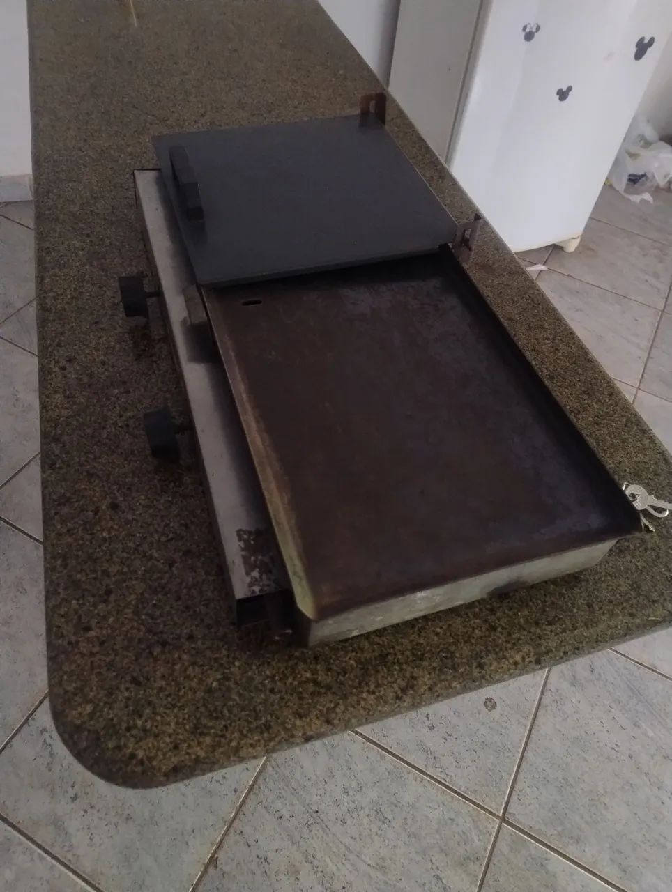 Chapa com prensa para lanches  - Foto 3