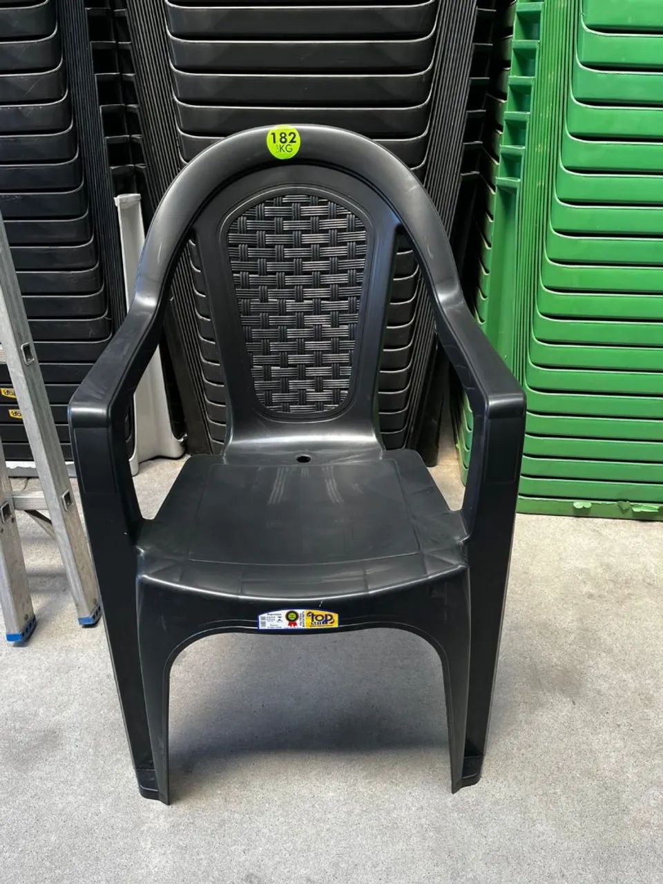 Cadeira plástica 