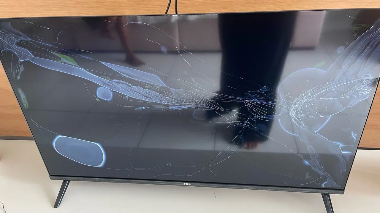 RETIRADA DE PEÇAS - TV NOVA TCL 32 POLEGADAS