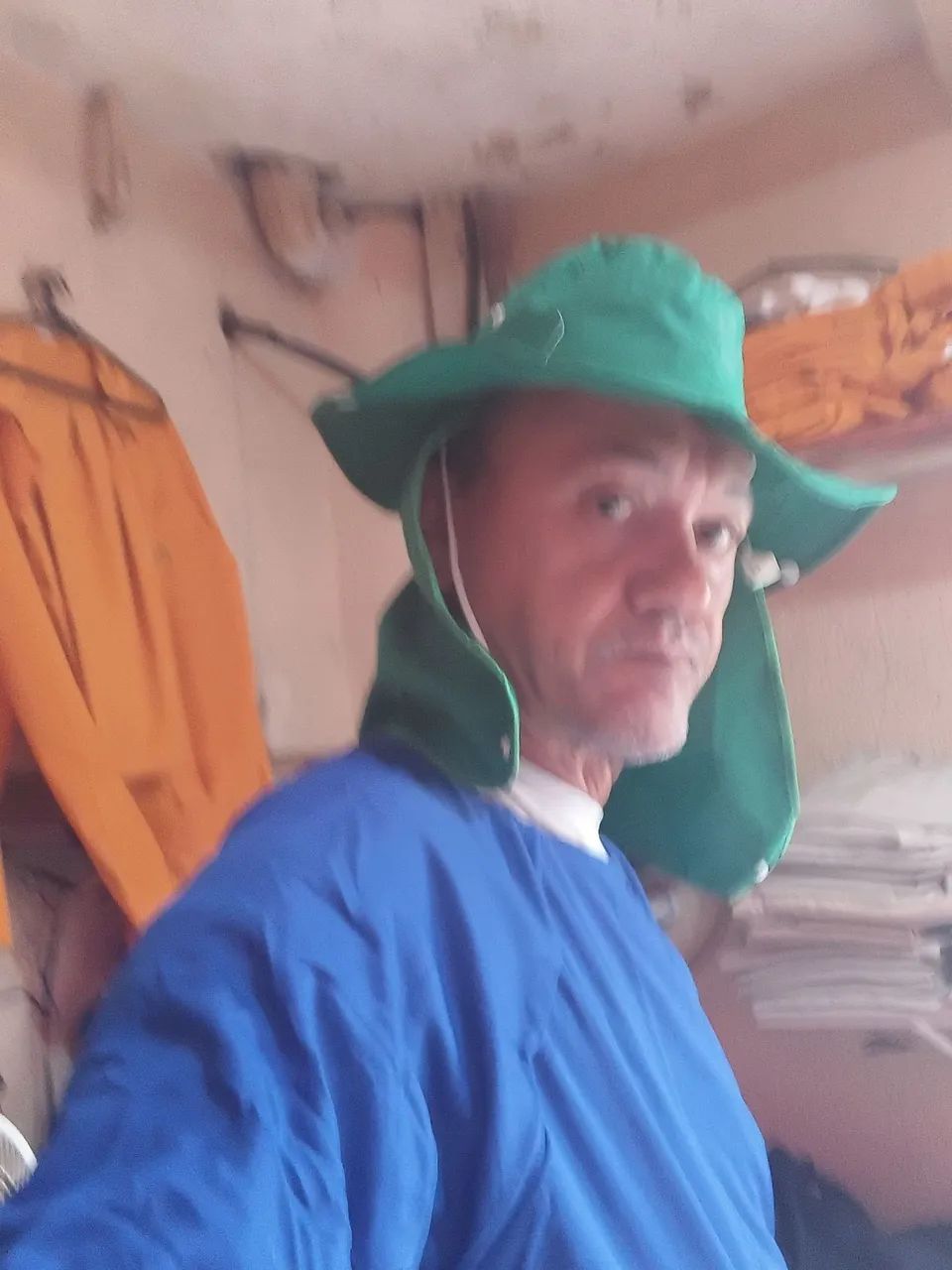 Camisa em helanca e bones com protecao  - Foto 2