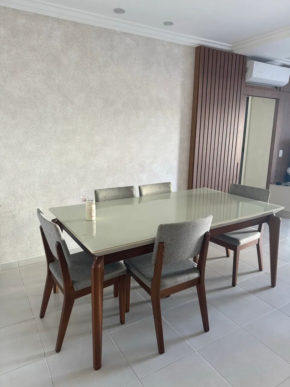 Mesa de jantar 06 lugares com cadeiras - Foto 4