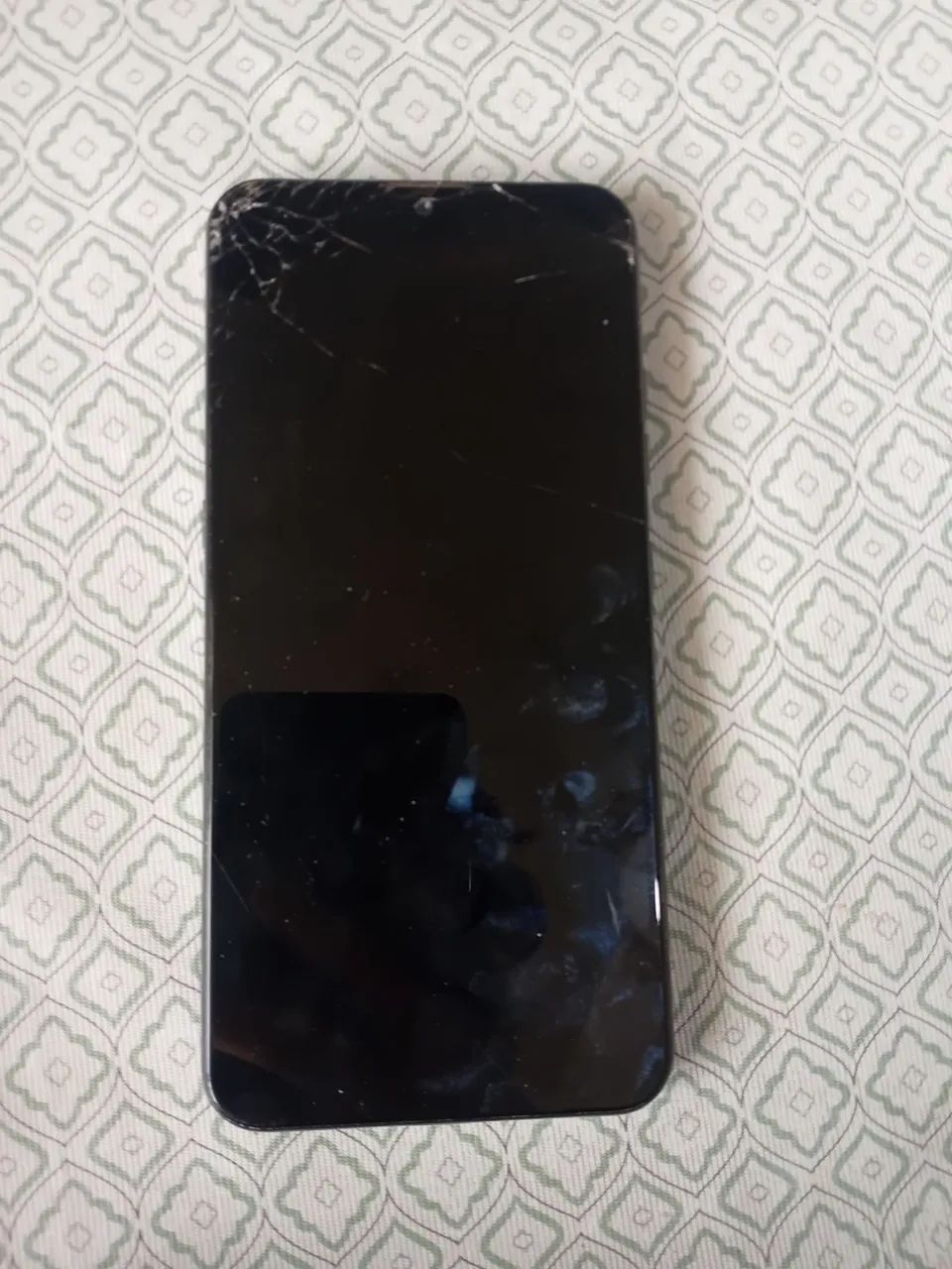 Vendo celular quebrado e viciado na bateria