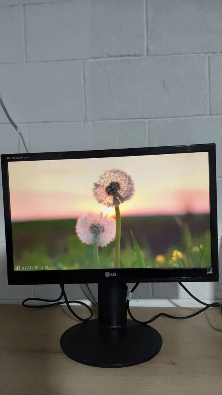 Monitor LG 22 Polegadas" Full HD com HDMI | Imagem Nítida e Base Regulável.