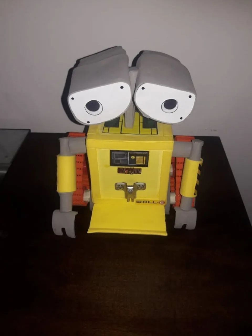 Robô Wall-e artesanal