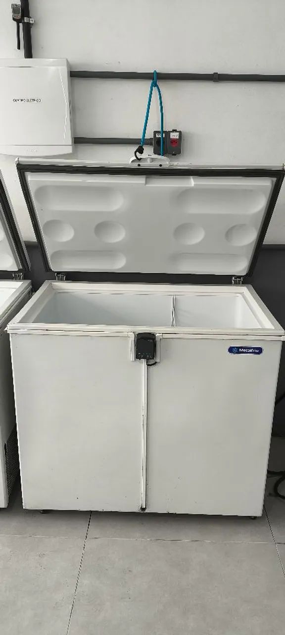 2 Freezers Metalfrio Dupla ação DA302 - Foto 2