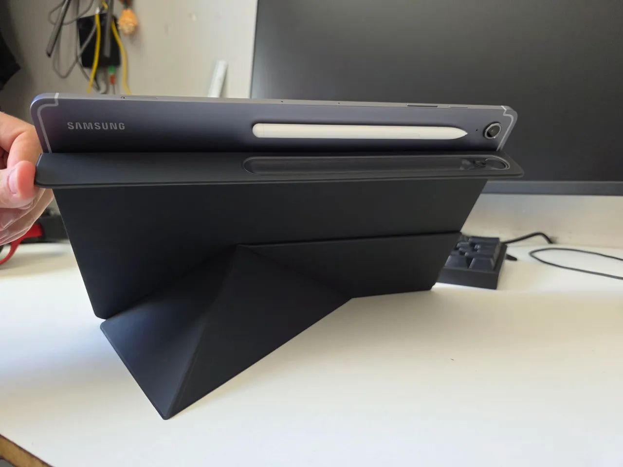 Tablet Samsung Tab S10 FE PLUS + S PEN  + CAPA MAGNÉTICA  - Foto 5
