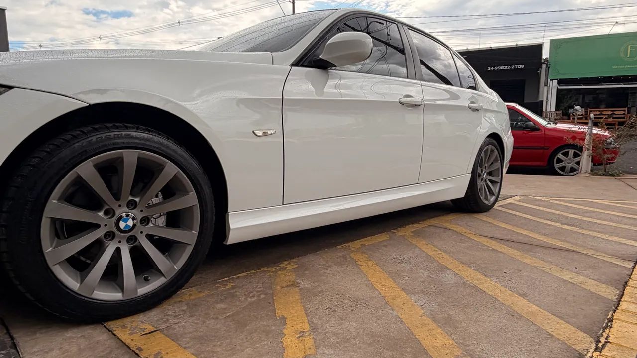 BMW 320I A 2011 - Foto 2