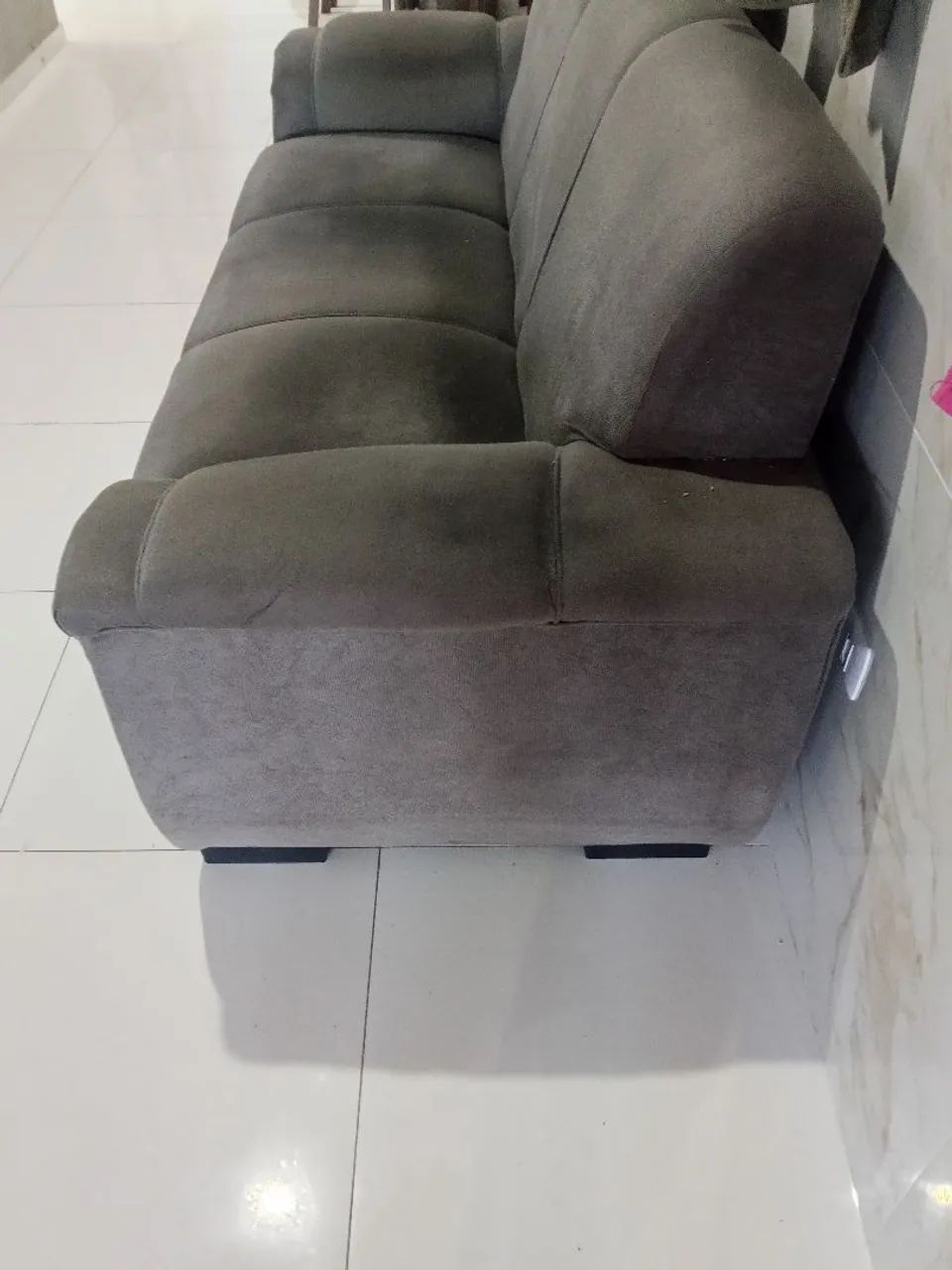 Sofá semi-novo 3 lugares - Foto 3