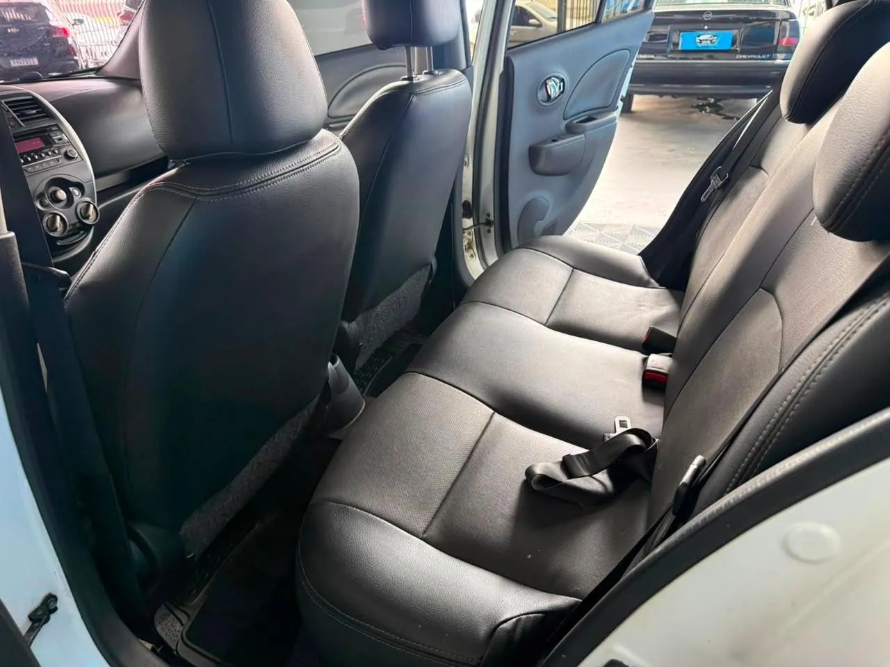 Nissan March SV 1.0 12V Flex 5P 2016 - Foto 5