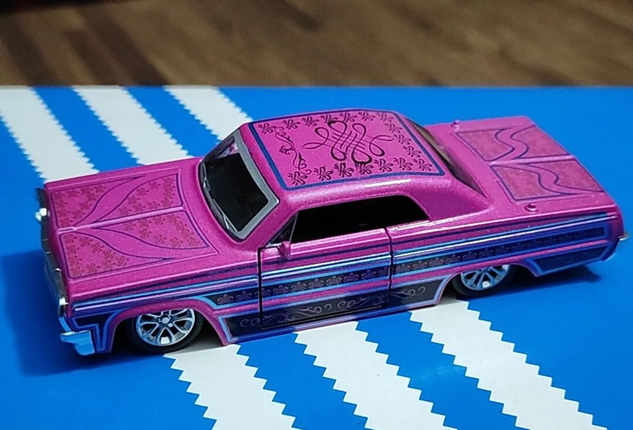 Impala 1964 Low Rider pink escala 1:38 - Foto 2