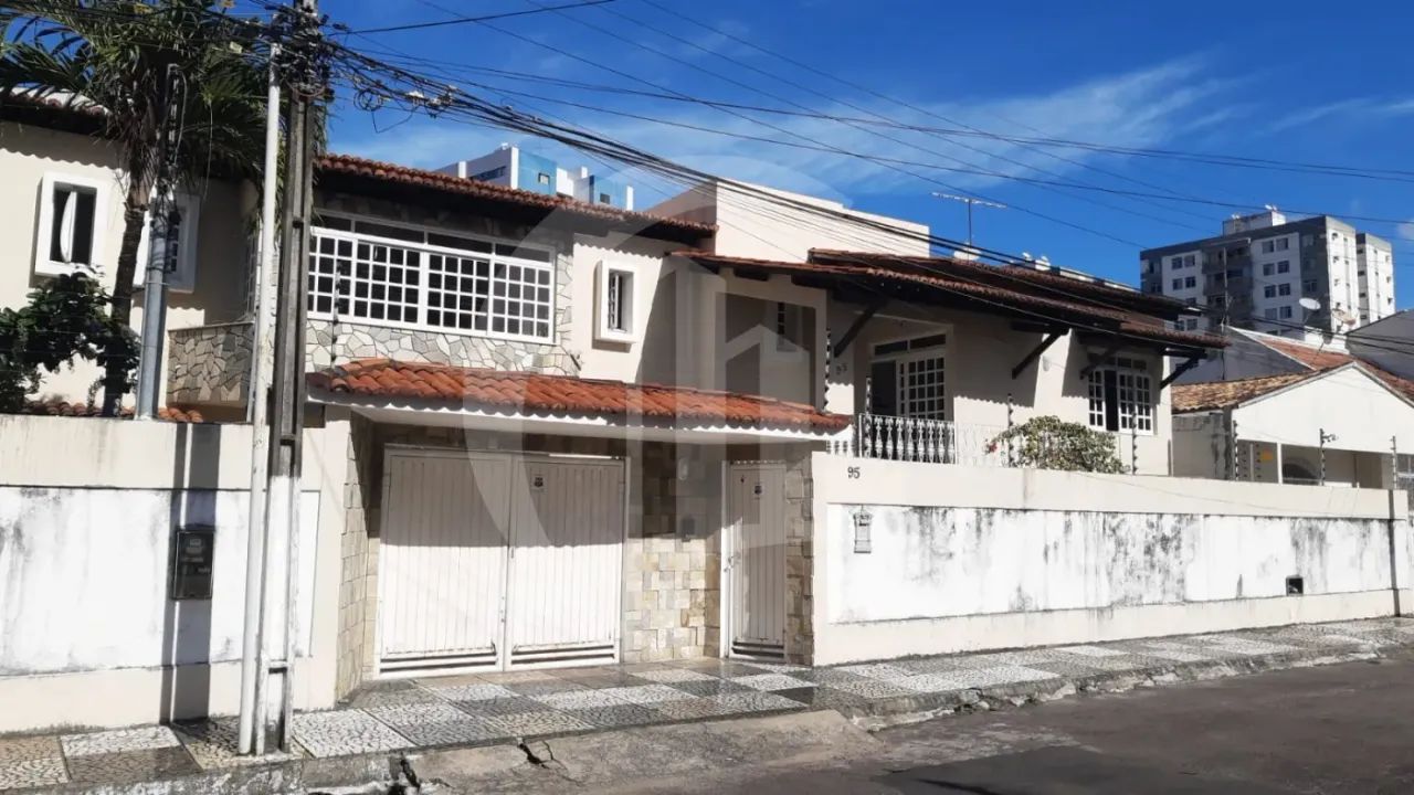 Casa com 487m² à Venda no Bairro Suíssa - Foto 2