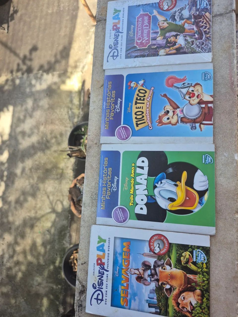 Vendo 4 DVDs clássicos da Disney 