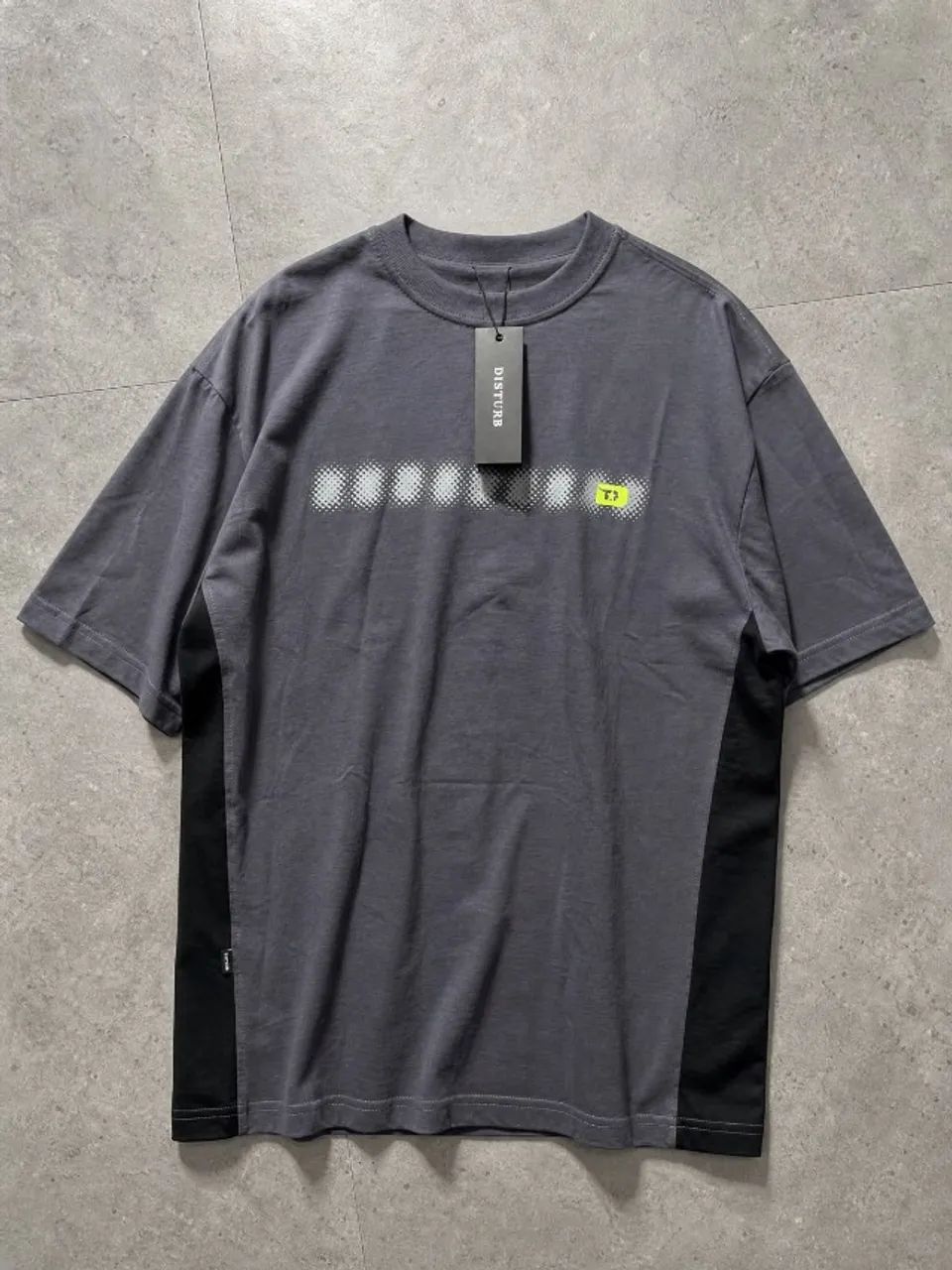Camiseta Disturb Training Cinza
