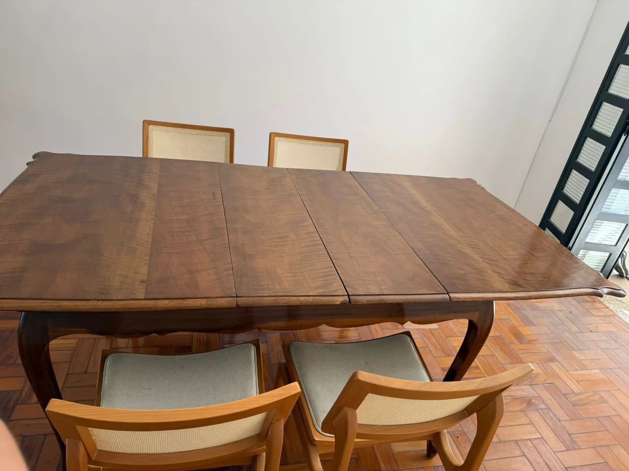 Mesa  de Jantar Imbuia Extensível + 4 Cadeiras | Restaurada - Foto 4