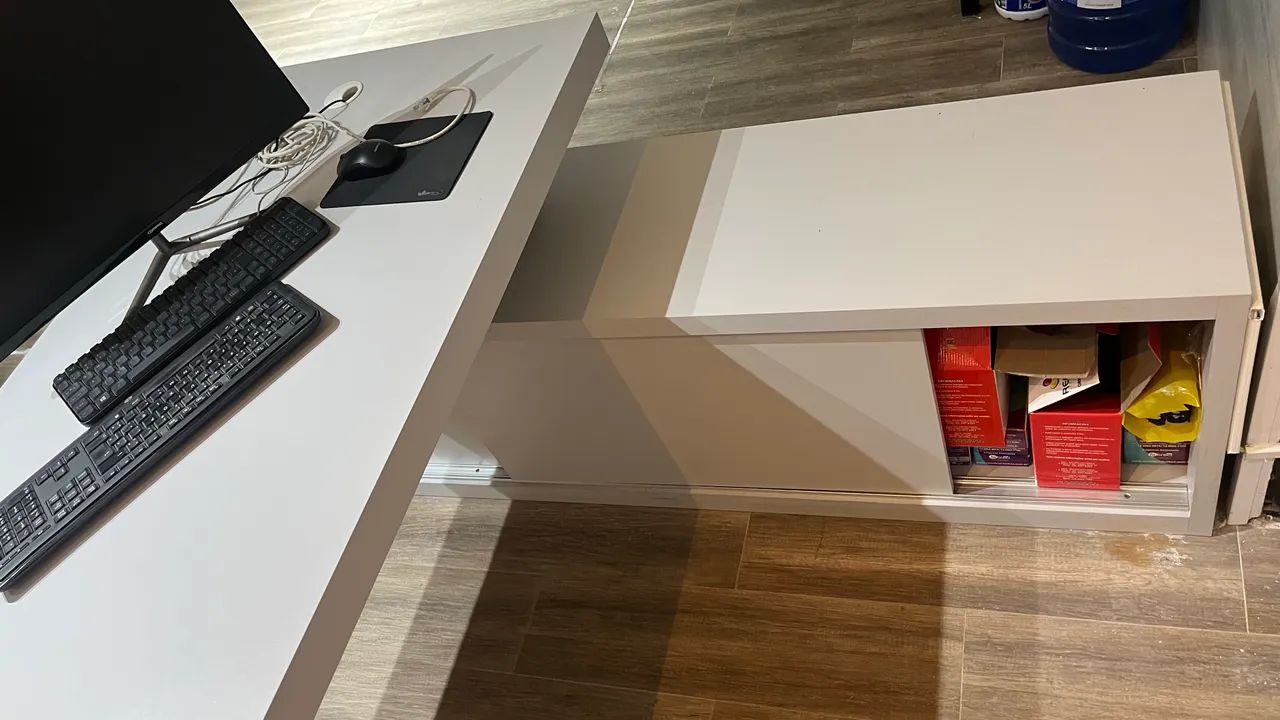 Mesa de escritório em L com balcão  - Foto 2