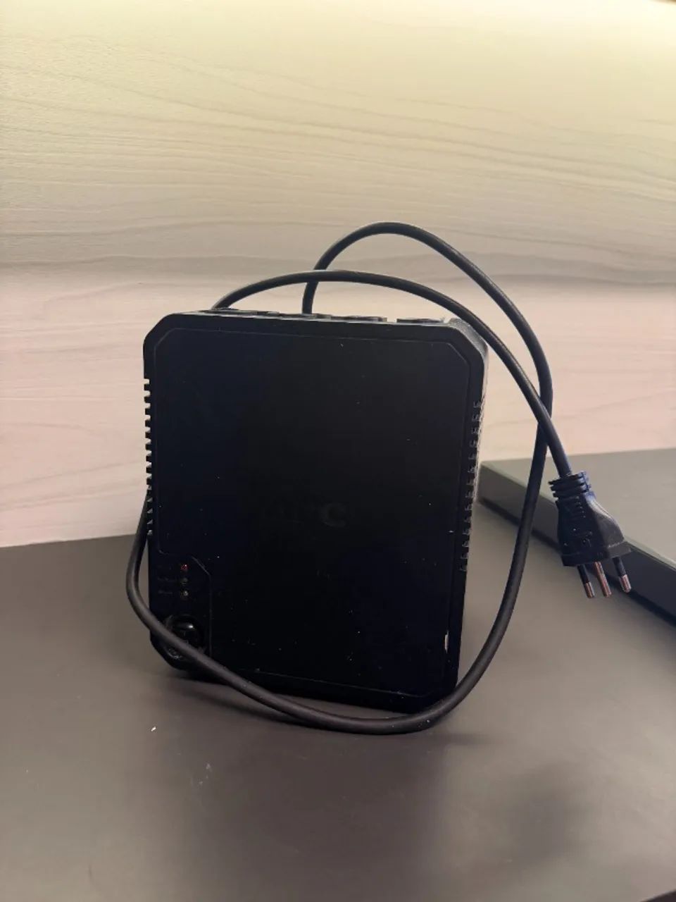Estabilizador APC Sol G4 1000VA Bivolt Automático - 8 Tomadas - Foto 3