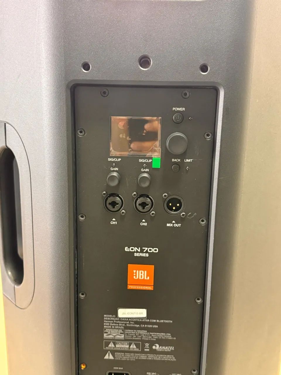 Caixa de som JBL ÉON 715