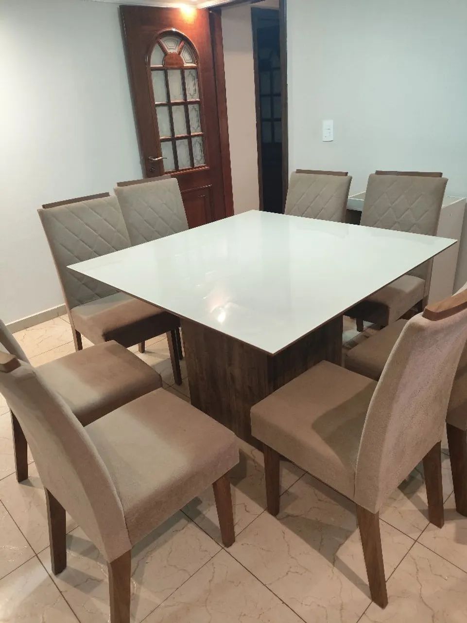 Mesa de Jantar com 8 Cadeiras