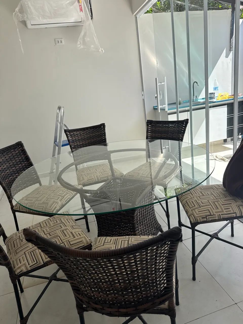Vendo Mesa Vidro 6 lugares - Foto 3