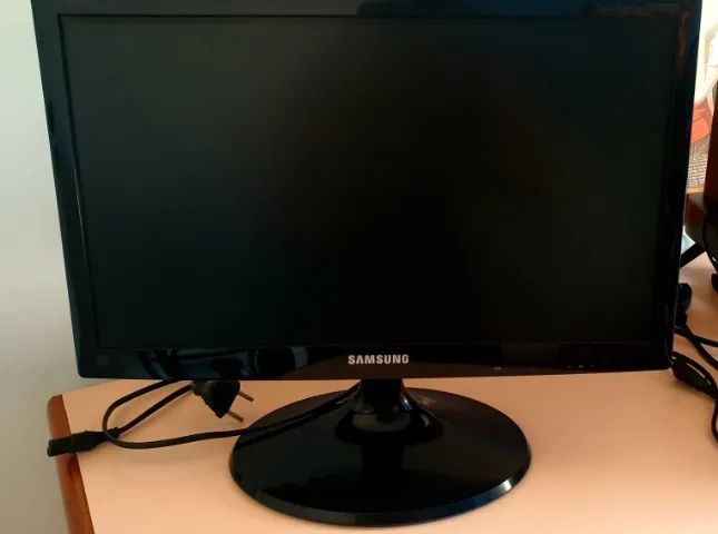 Tv Samsung T19B300LB Com Defeito